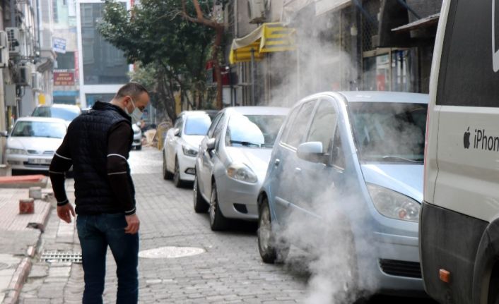 Rögar kapağından çıkan duman tedirginlik oluşturdu