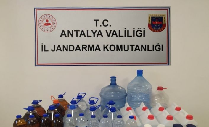 Sahte alkol üreticilerine jandarma baskını: 2 gözaltı
