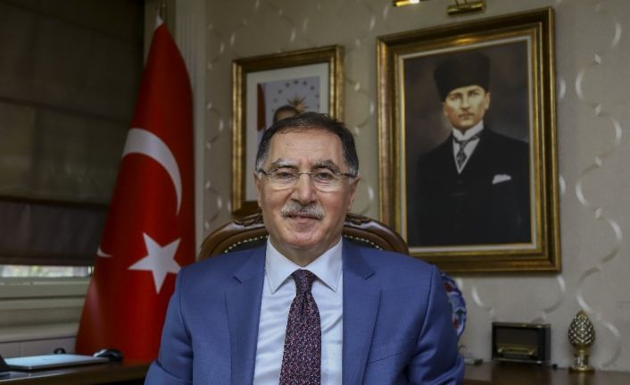 Şeref Malkoç: "Savaşta yenilmiş ordu, yenilmiş başbakana darbe yapamaz"