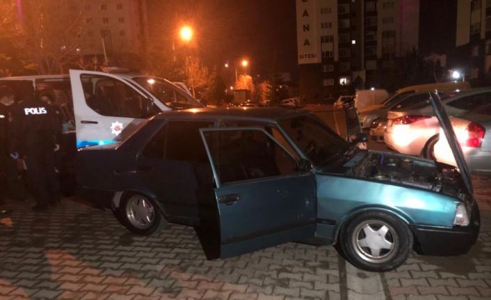 Sokağa çıkma yasağında polisten kaçan ehliyetsiz sürücüye ceza yağdı
