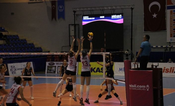 Sultanlar Ligi: Aydın Büyükşehir Belediyespor: 3 - Çan Gençlik Kalespor: 1