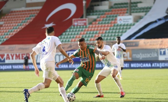 Süper Lig: Aytemiz Alanyaspor: 2 - Çaykur Rizespor: 1 (Maç sonucu)