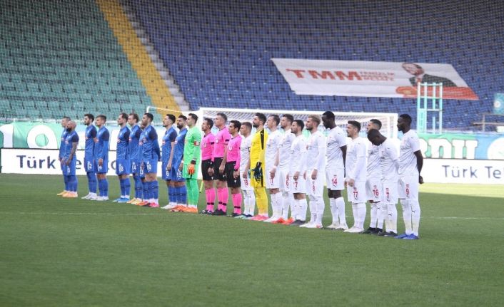 Süper Lig: Çaykur Rizespor: 0 - Demir Gurup Sivasspor: 0 (İlk Yarı)