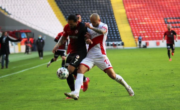 Süper Lig: Gaziantep FK: 0 - FT Antalyaspor: 0 (İlk yarı)