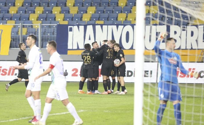 Süper Lig: MKE Ankaragücü: 1 Çaykur Rizespor: 1 (İlk Yarı)