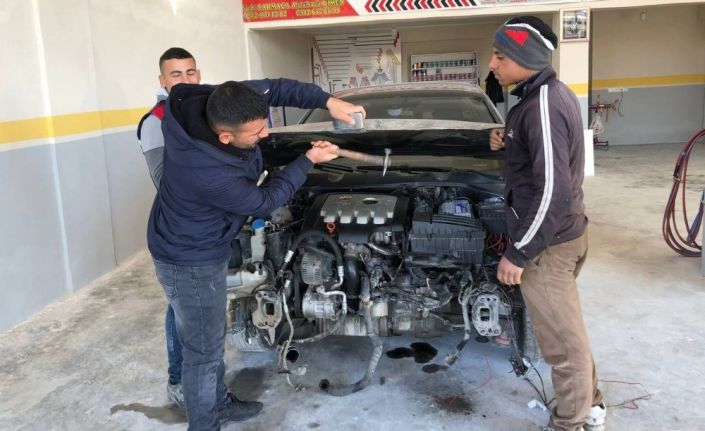 Terör nedeniyle yarım kalan Suriye sınırındaki sanayi sitesi faaliyete geçti