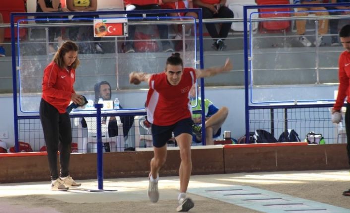 Toroslar Belediyesi’nin bocce milli takım oyuncusu Mehmet Can, İtalya’ya transfer oldu
