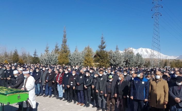 Trafik kazasında hayatını kaybeden Yağlıoğlu gözyaşları içinde toprağa verildi