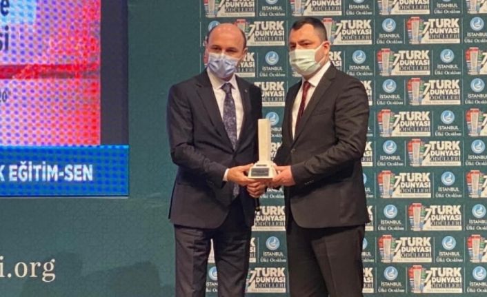 Türk Eğitim-Sen, Yılın Türk Dünyası Etkinliği Ödülü’ne layık görüldü