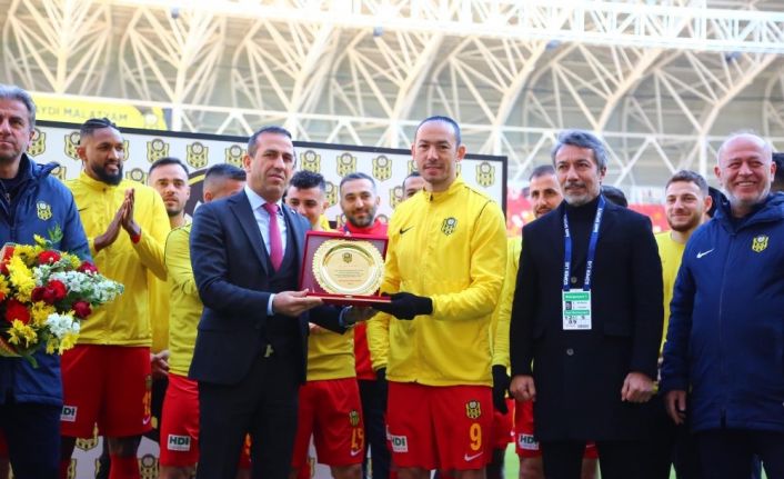 Umut Bulut, Süper Lig’de en çok forma giyen oyuncu oldu