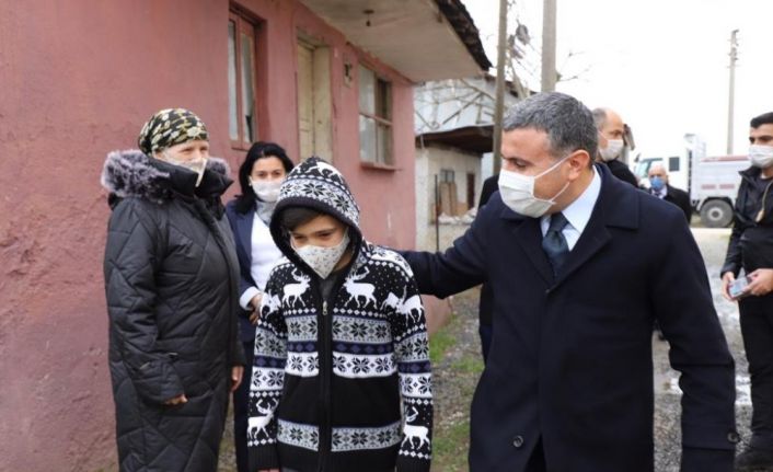 Vali Atay aile ziyaretlerine devam ediyor