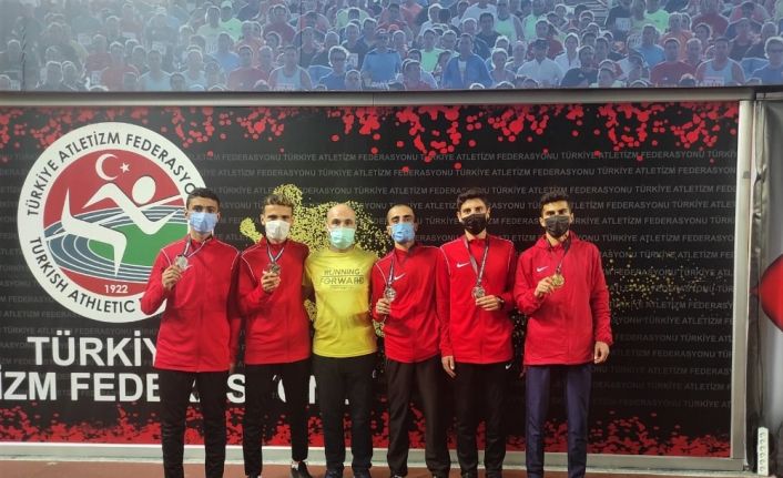 Van Büyükşehir Belediyesi 4’lü koşuda Türkiye ikincisi oldu