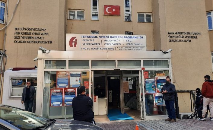Vergi borcunu son günlere bırakan vatandaş: "Sıkıntı bizde, devlete vermek zor mu geliyor?"