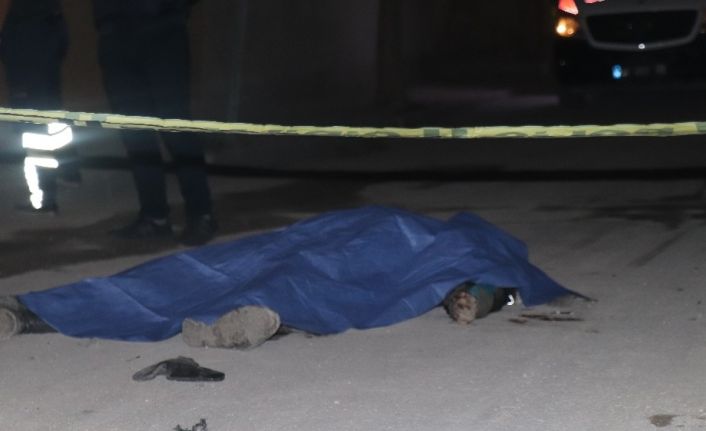 Vicdansız sürücü kuryeyi 1 kilometre sürükleyen aracı bulununca teslim olmak zorunda kaldı