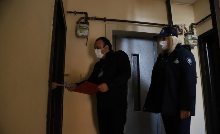 Yaşlıların sosyal yardım ücretleri adreslerine teslim ediyor