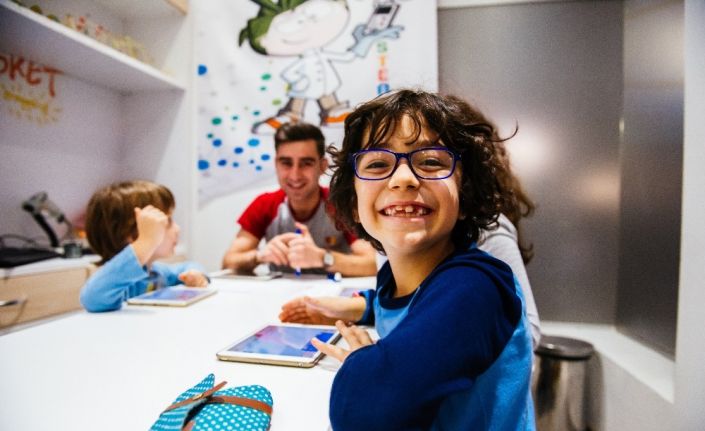 ’’Yeni nesil anne babalar, çocuklardan önce dijital okuryazar olmalı’’