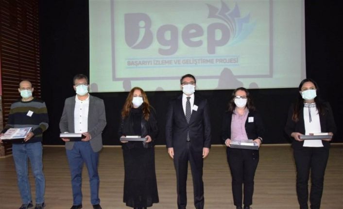 100. Yıl dönümünde, İstiklal Marşı’nın kabulü ve Mehmet Akif Ersoy’u anma töreni düzenlendi