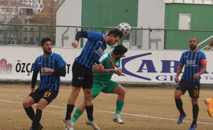 2. Lig Kırmızı Grup: Sivas Belediyespor: 1 - Karacabey Belediyespor: 1