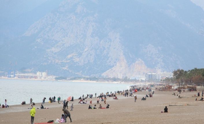 32 saatlik sokağa çıkma kısıtlamasına uymayan 286 kişiye 789 bin TL ceza