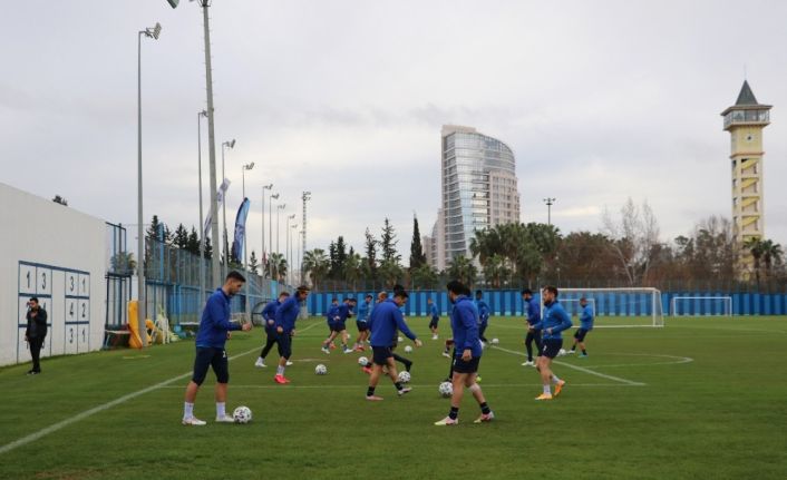 Adana Demirspor her maçı final olarak görüyor