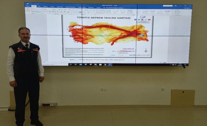 AFAD Müdürü deprem riskini harita üzerinde gösterdi: "Kırıkkale’yi çevreleyen 3 tane fay zonu var"