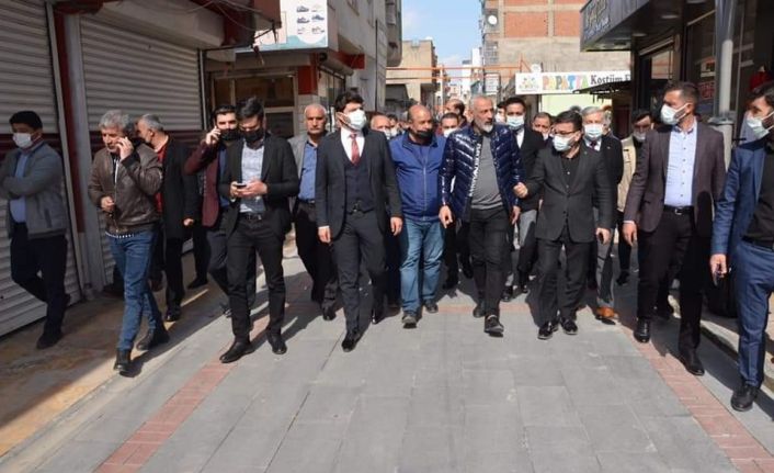 AK Parti Batman İl Başkanı Gür esnaf ziyaretine devam ediyor