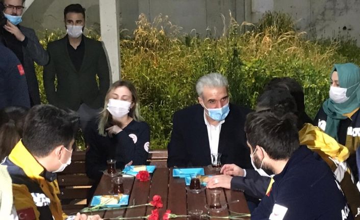 AK Parti İstanbul İl Başkanı Osman Nuri Kabaktepe 112 Acil Merkezini ziyaret etti