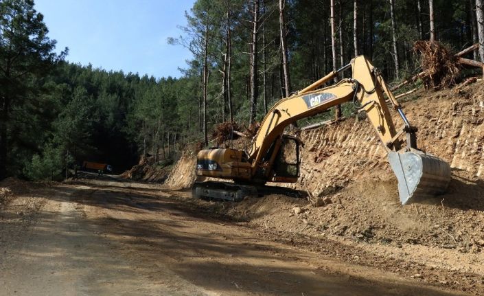 Anamur’da 7 mahallenin kullandığı grup yolu iyileştiriliyor