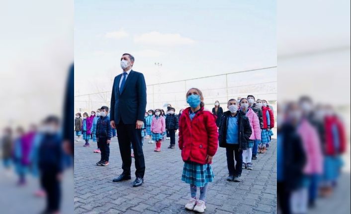 Bakan Selçuk: “Şükür ki bugün bazı illerimiz tüm kademelerde yüz yüze eğitime başladı”