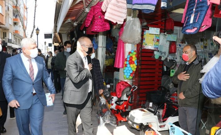 Başkan Ergün, yeni normalleşme ile ilgili vatandaş ve esnafı bilgilendirdi