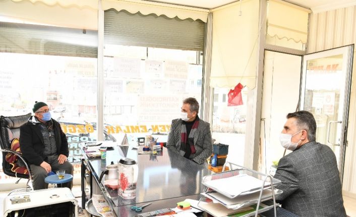 Başkan Köse, esnafı dinliyor