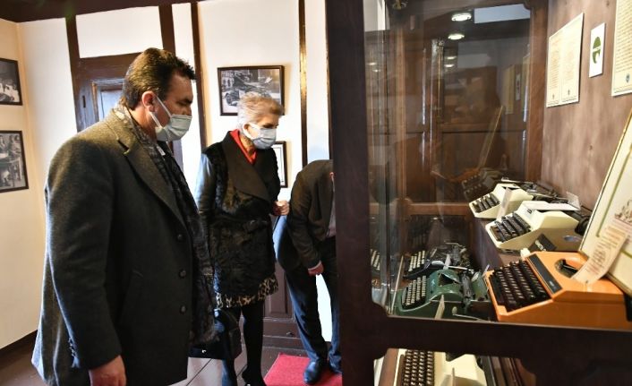 Başkan Mustafa Dündar, tarihi Odunpazarı bölgesinden çok etkilendi