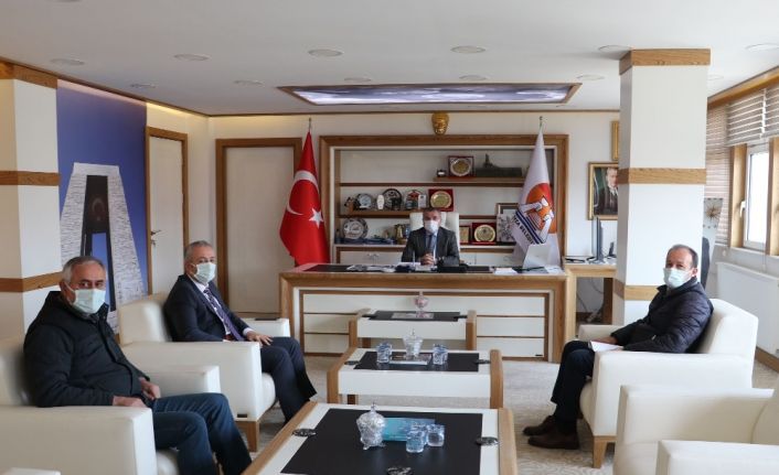 Başkan Özdemir: "İlçemiz de iki büyük restorasyon ve yenileme çalışması devam ediyor"