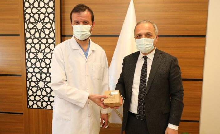Başkan Üçok: "Sağlıkçılarımız bir gün değil her gün övgüyü hak ediyor"
