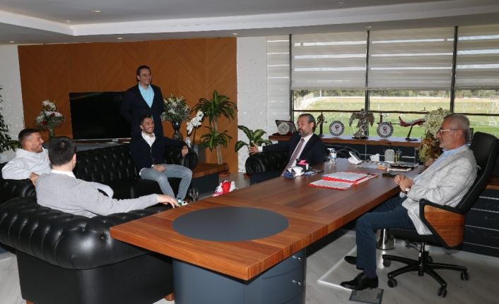 Başkan Yılmaz, Fraport TAV ile yeni dönem isim sponsorluğunu görüştü