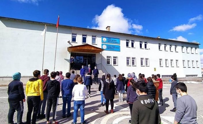 Bayburt’ta 12 bin 968 öğrenci tam zamanlı yüz yüze eğitime başladı