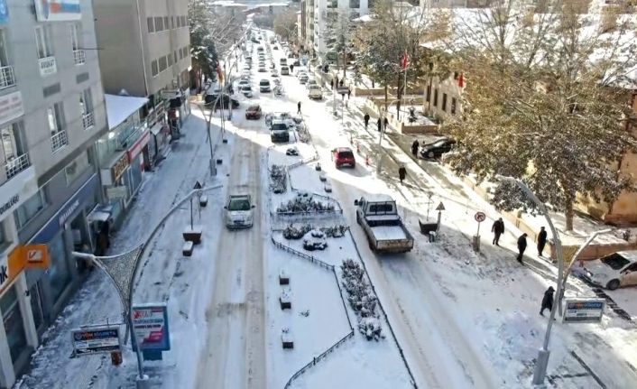 Bayburt’ta kar yağışı etkisini sürdürüyor