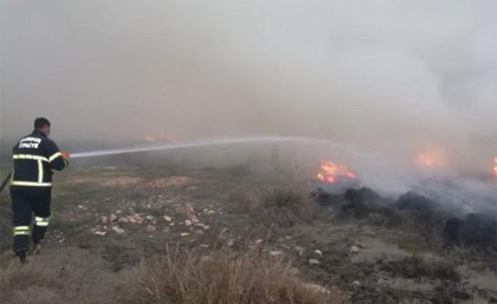 Burdur’da 50 dönüm arazi yandı, köylüler traktör ve tankerlerle su taşıdı