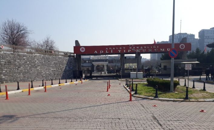 Çekmeköy’de inşaat çukurunda ölü bulunan kardeşlerin cenazesi Adli Tıp Kurumundan alındı
