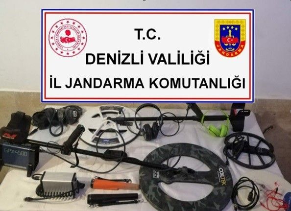 Çivril’de 1939 adet tarihi eser ele geçirdi