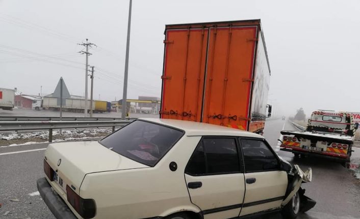 Çorum’da çocuğunu askere götüren baba kaza yaptı, 2 yaralı