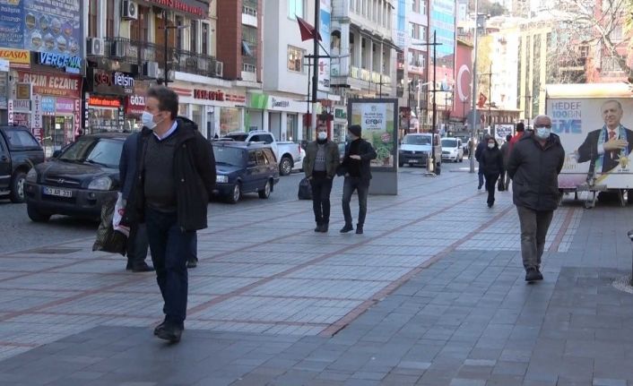 Covid 19 vakalarının düştüğü Rize’de yöre halkı rehavete kapılmamaya özen gösteriyor