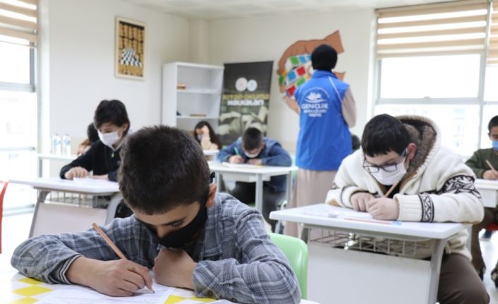 Dereceye giren öğrencilere ödül