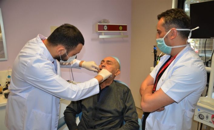 Dişindeki apse ölümüne yol açıyordu: Ameliyat ve 2 aylık tedavi sonucu hayata tutundu