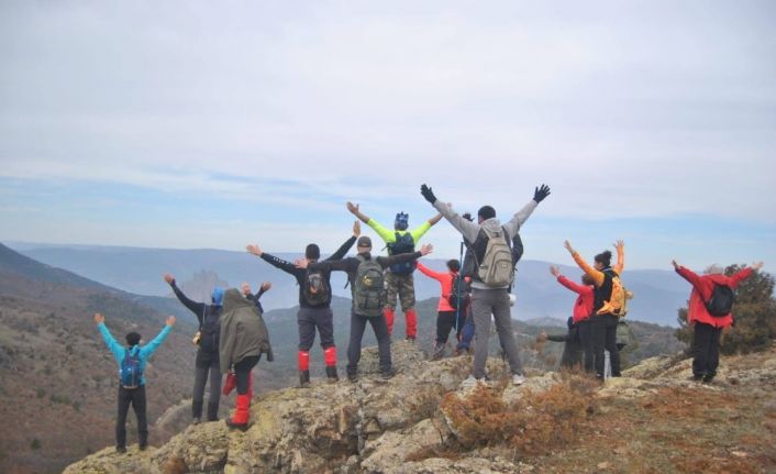 Doğa sevenler bu kez 18 kilometrelik zorlu Bozaniç etabını tamamladılar