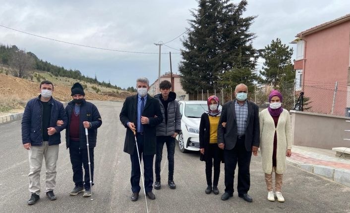 Doğuştan görme engelli 5 akraba karanlık dünyalarının aydınlanmasını istiyor