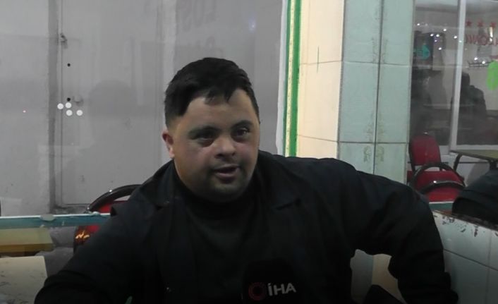 Down sendromlu  Ramazan Gül, çalışkanlığı ile herkese örnek oluyor