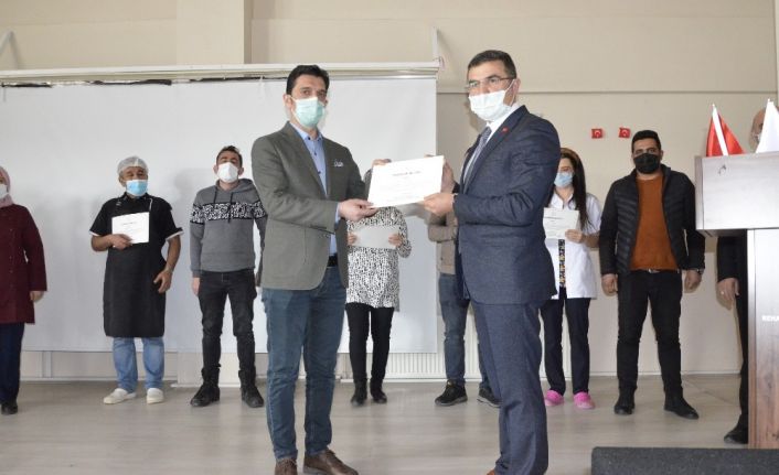 Engelli ve yaşlı birimlerinde görev yapan personele teşekkür belgesi verildi