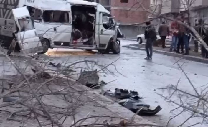 Eskişehir’de itfaiye aracı işçi servisi ile çarpıştı: 1 ölü, 11 yaralı