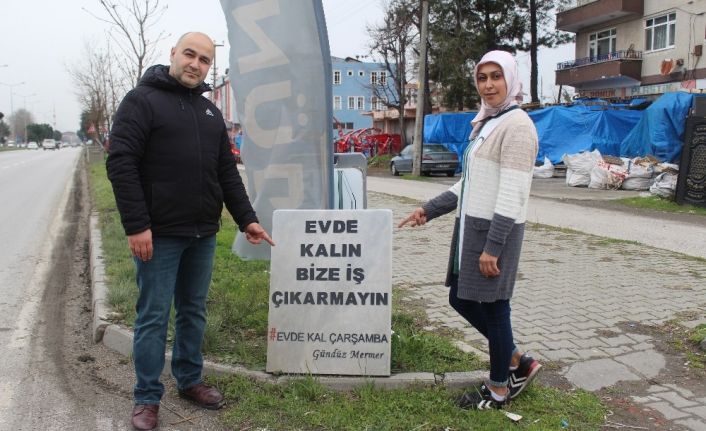 ‘Evde Kalın, Bize İş Çıkarmayın’ mezar taşı ile tekrar çağrı yaptı